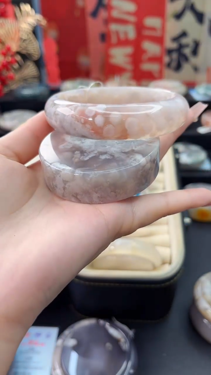 【闪购商品】石英质玉手镯未镶嵌赠送镯心（60圈口）