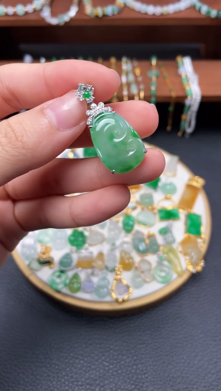 【闪购商品】翡翠吊坠(不含链)18K金镶嵌一个   JK688