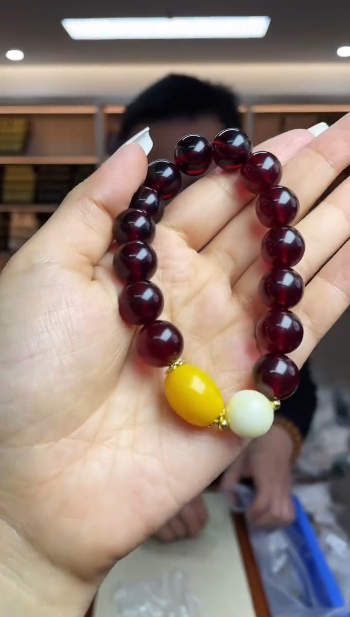 【闪购商品】血珀裸石未镶嵌多样性发一件