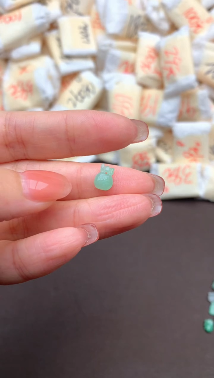 翡翠挂件未镶嵌一68