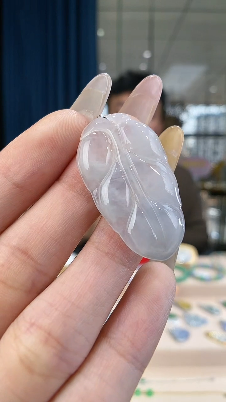 翡翠未镶嵌颈饰叶子