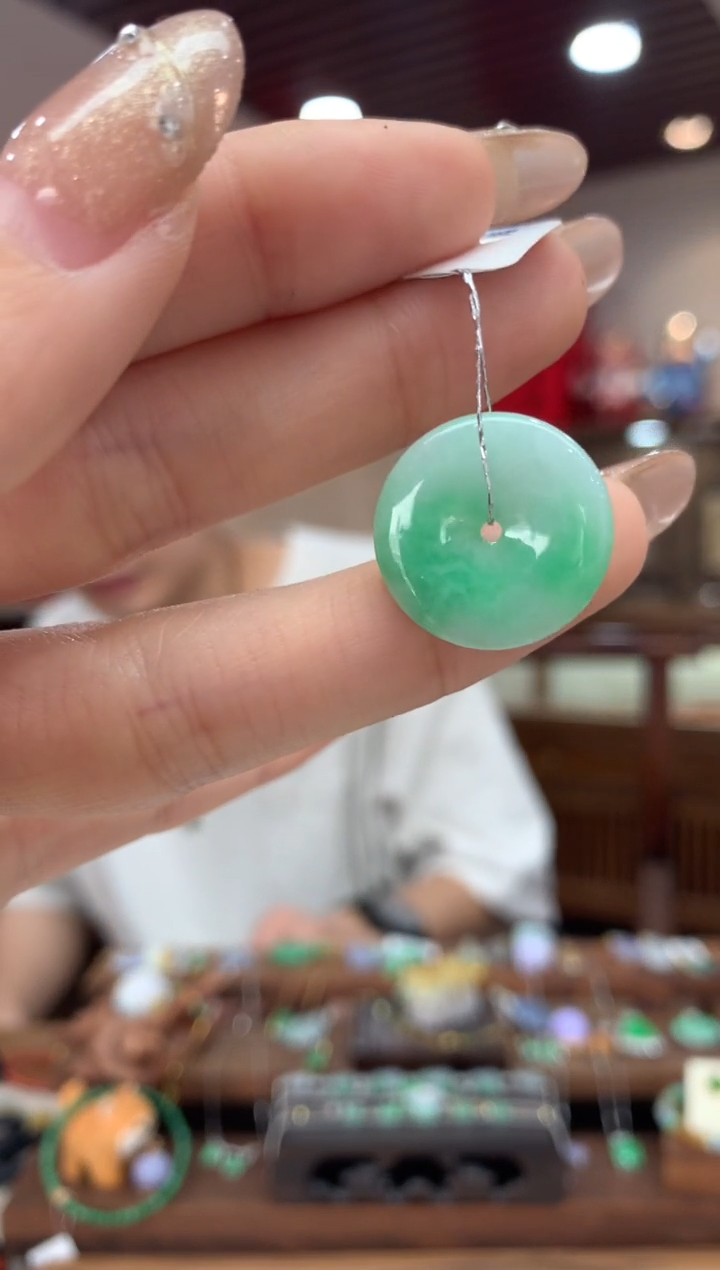 【闪购商品】翡翠吊坠(不含链)未镶嵌平安扣