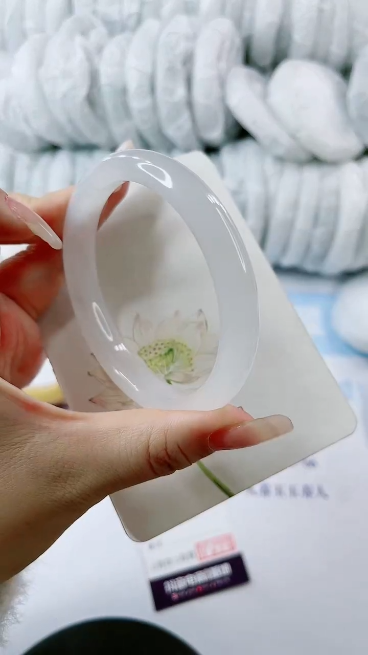 【闪购商品】石英质玉手镯未镶嵌0229850934-多样性发货