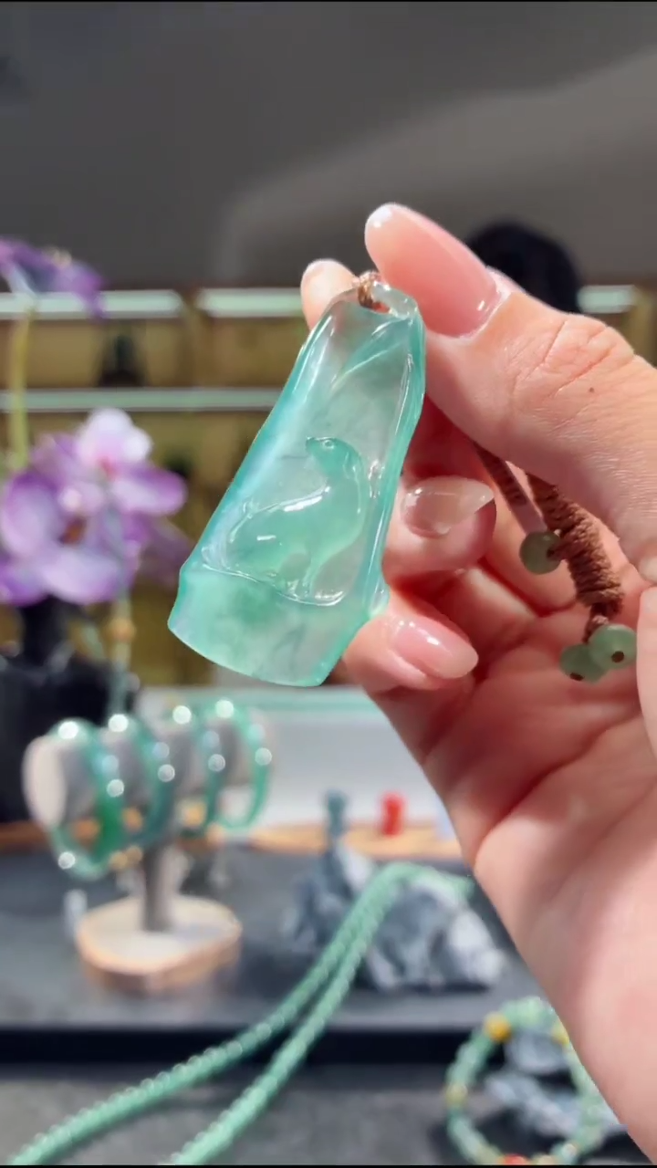 吊坠(不含链)未镶嵌翡翠竹节狗