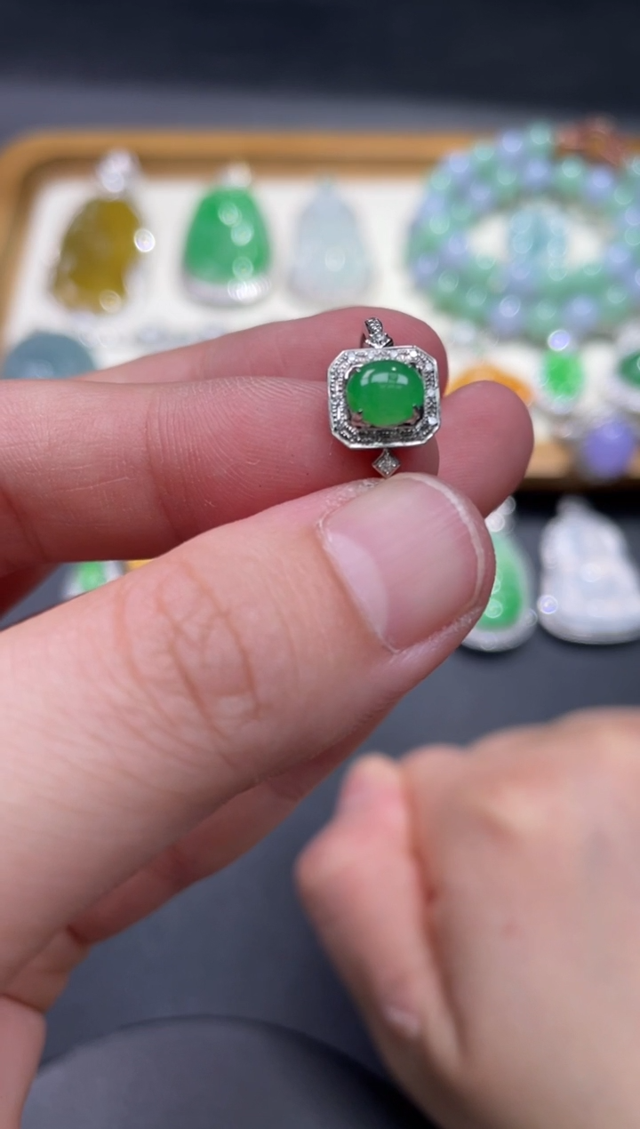 【闪购商品】翡翠戒指18K金镶嵌87..........