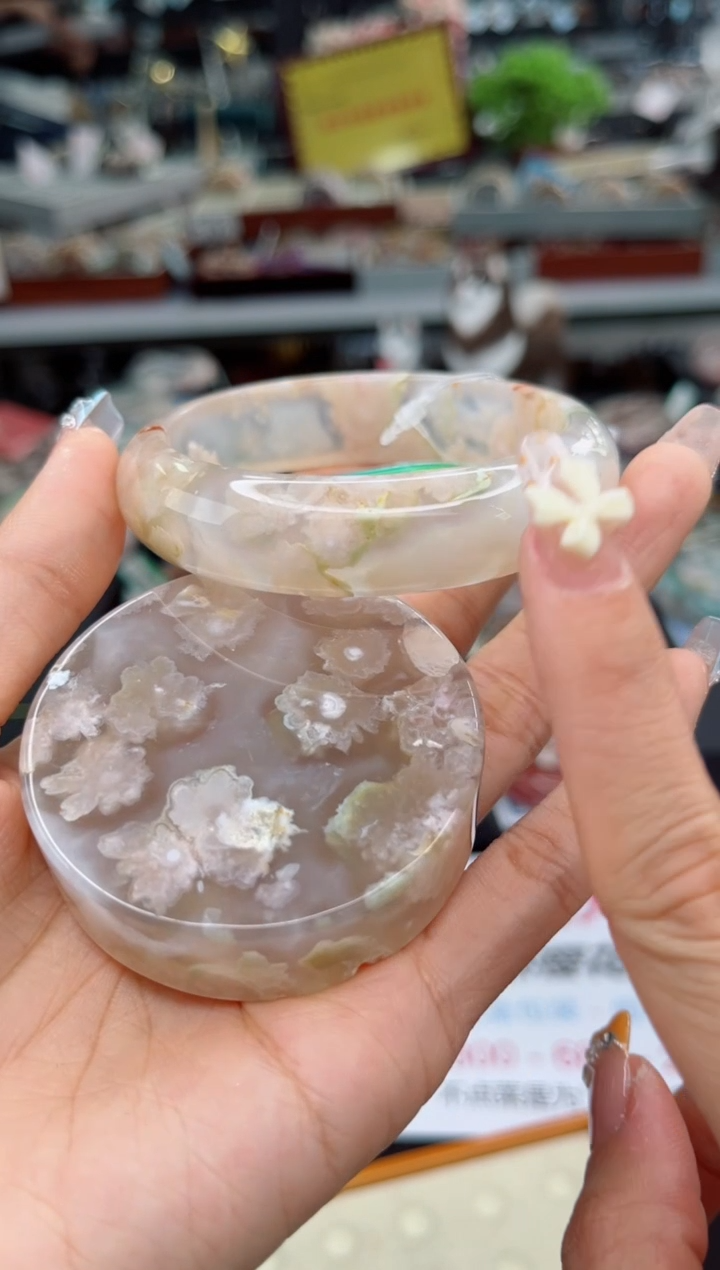 【闪购商品】石英质玉手镯未镶嵌58圈口（赠品镯心）S98264