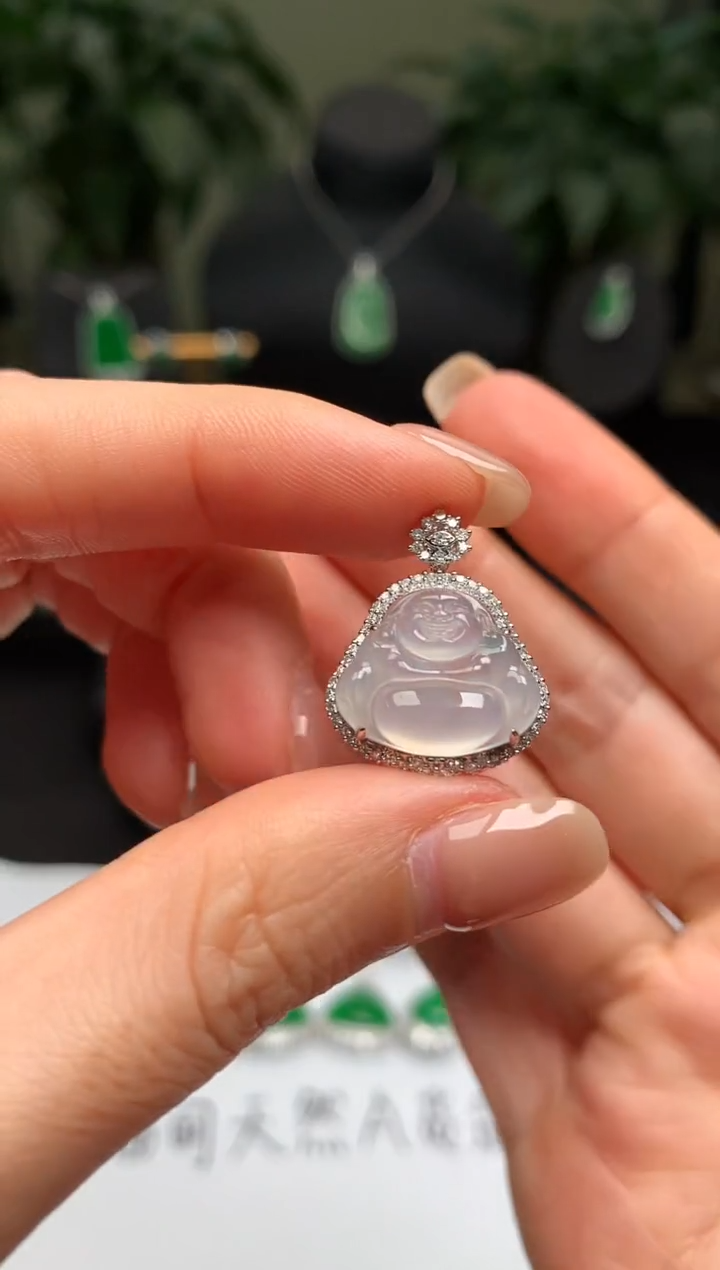 颈饰18K金镶嵌翡翠佛公