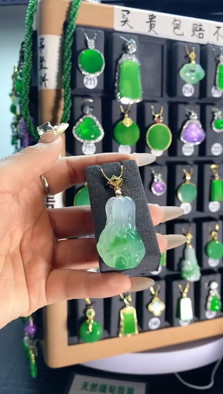 【闪购商品】翡翠颈饰银S925镶嵌213...