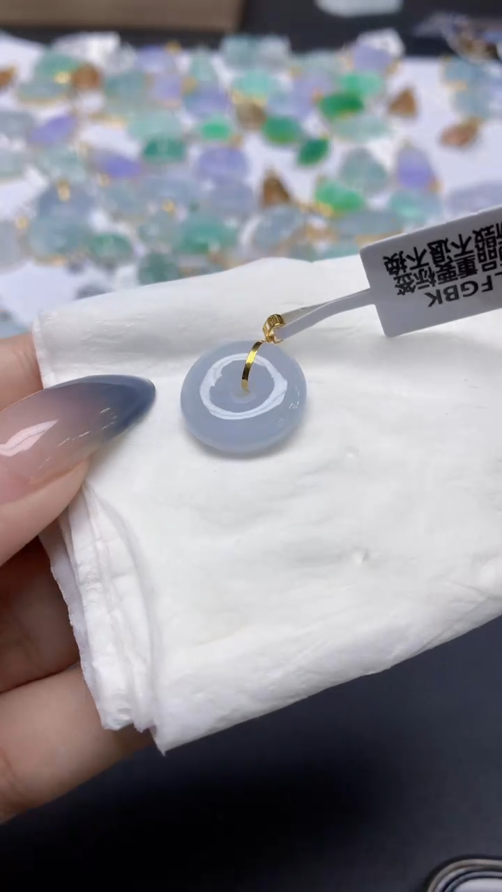 翡翠18K金镶嵌颈饰天然a货翡翠