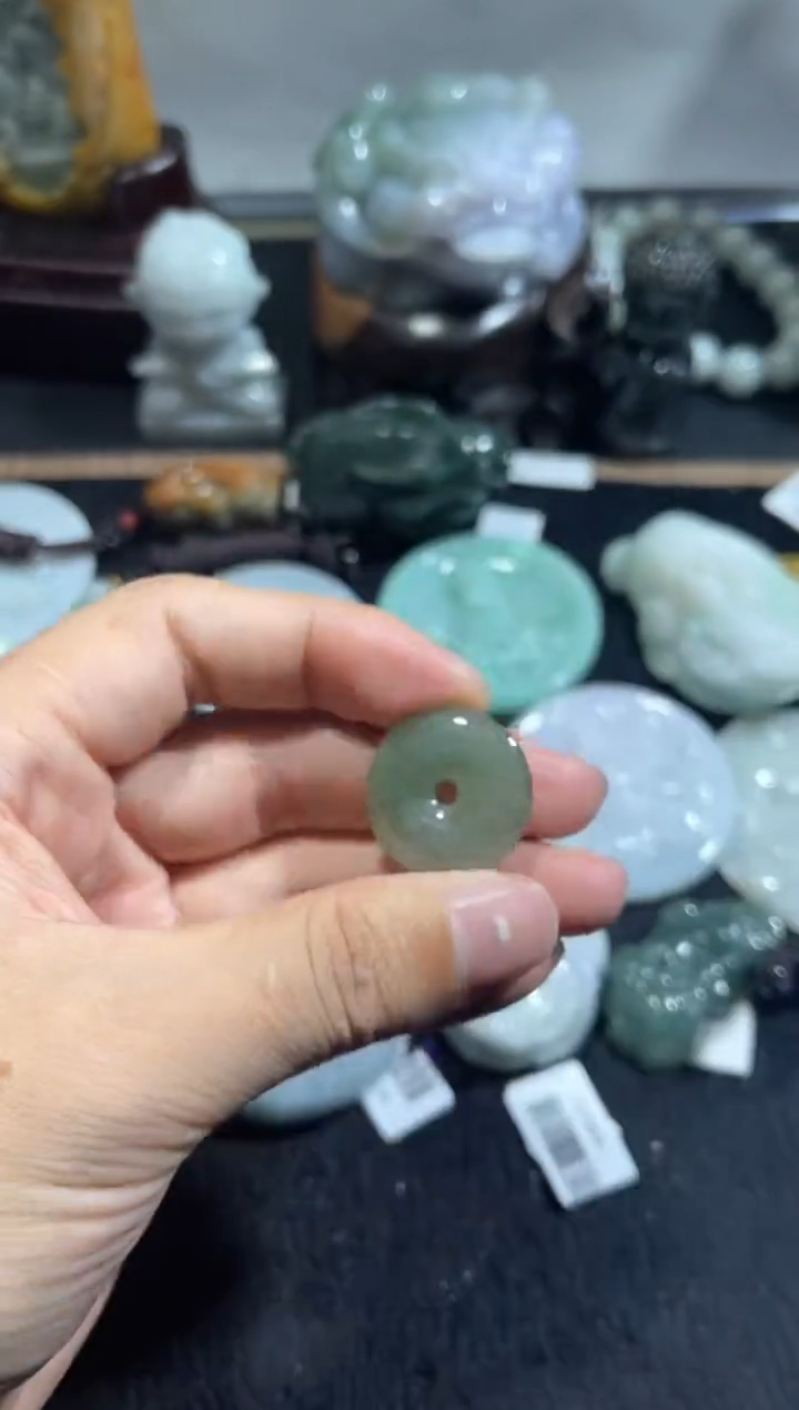 【闪购商品】翡翠颈饰未镶嵌00000225