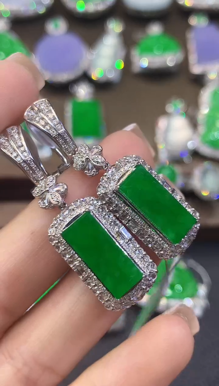 18K金镶嵌翡翠耳饰D52