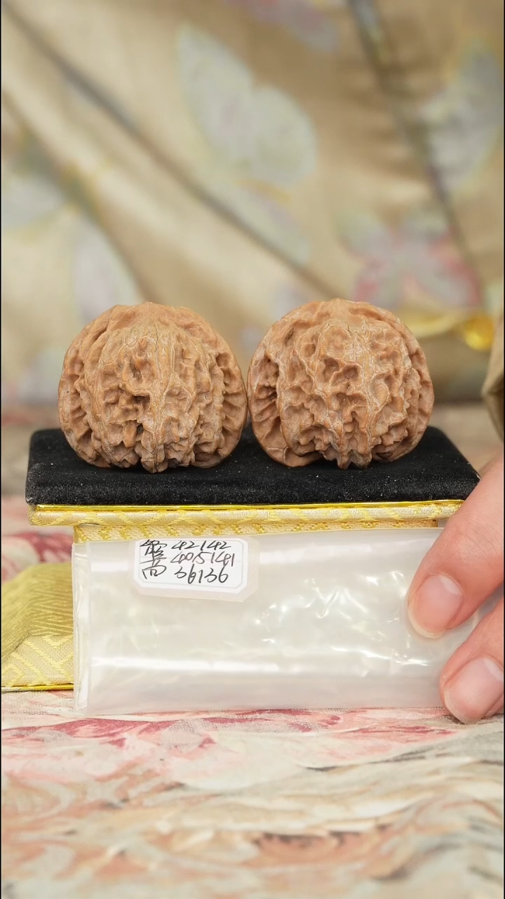 【闪购商品】文玩核桃把件苹果园