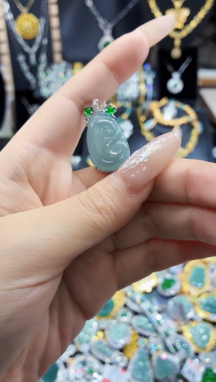 翡翠未镶嵌吊坠(不含链)天然翡翠a货 多样性发其一