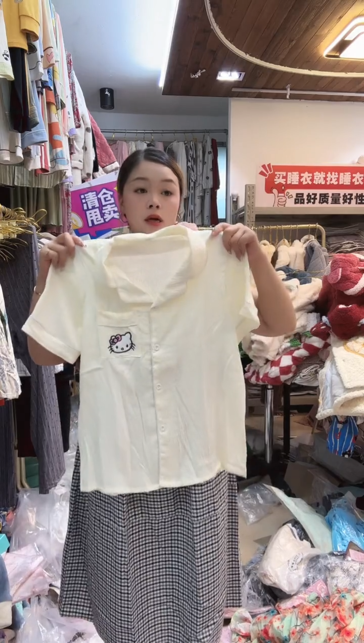 黄色kt猫单上衣（详情听主播讲解）