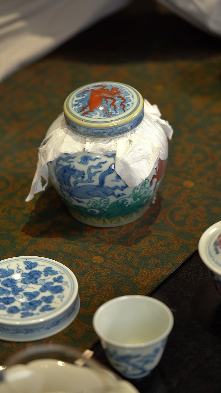 【闪购商品】缘溪草堂天马斗彩天字罐