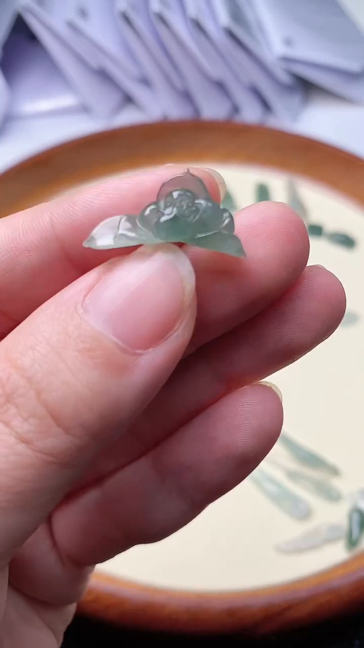 【闪购商品】翡翠挂件未镶嵌花