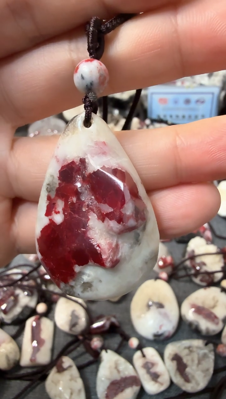 【闪购商品】天然辰砂大晶砂原石吊坠1