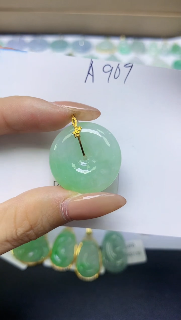 颈饰18K金镶嵌翡翠天然缅甸A货翡翠百元以上9元证书费自理
