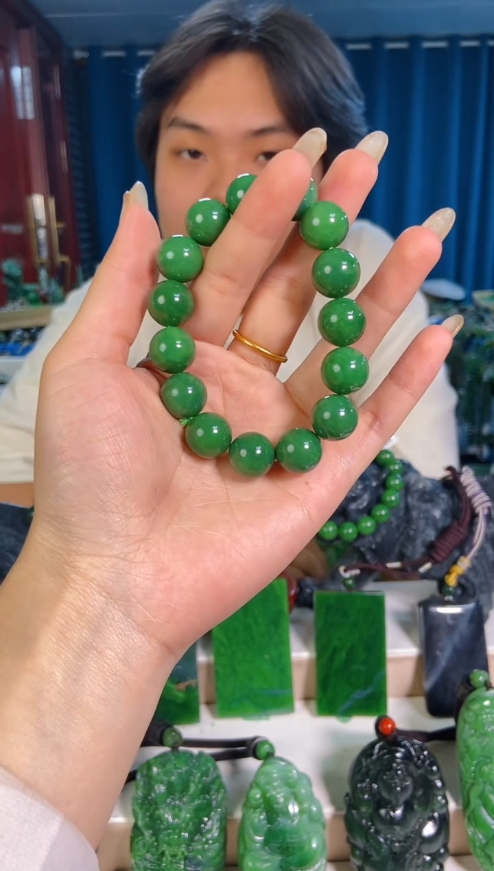 和田玉未镶嵌颈饰1