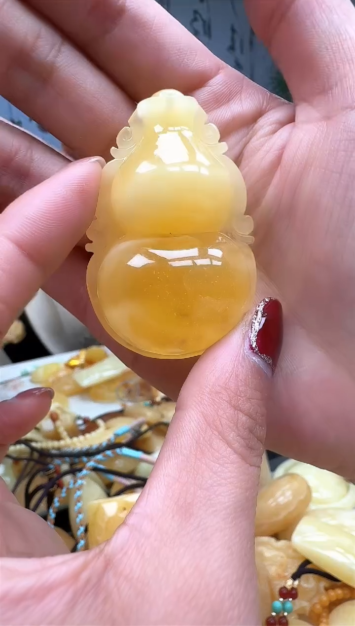 【闪购商品】琥珀裸石未镶嵌挂坠