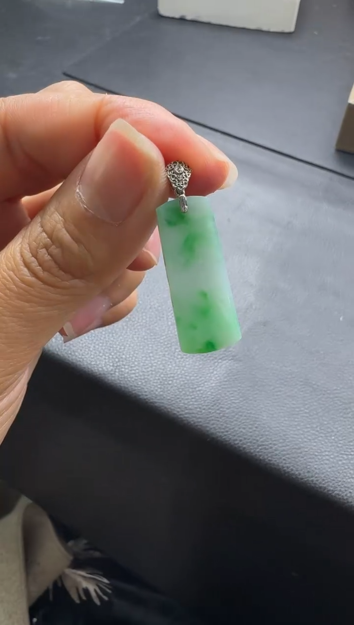 【闪购商品】翡翠颈饰18K金镶嵌YM849-12无事牌