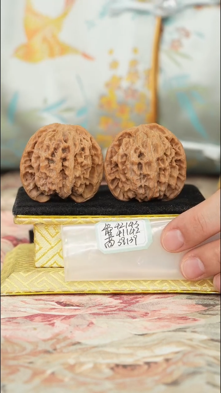 【闪购商品】文玩核桃把件苹果园