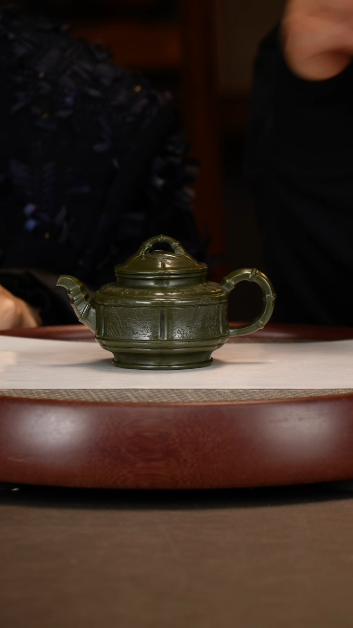 【闪购商品】紫砂茶壶可心端绿六方竹段钱心岩山水画180c