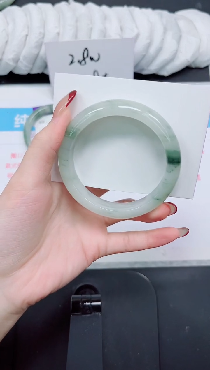 【闪购商品】石英质玉手镯未镶嵌391