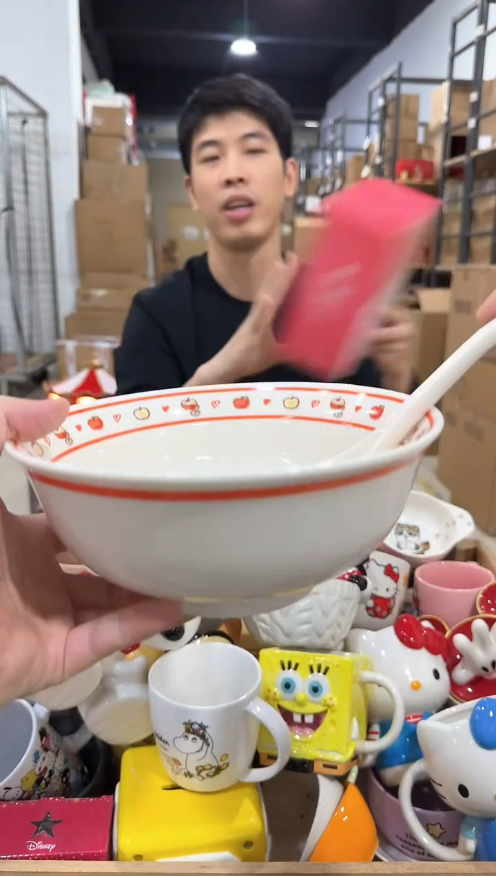 瓷片红色原盒kt猫碗勺套装