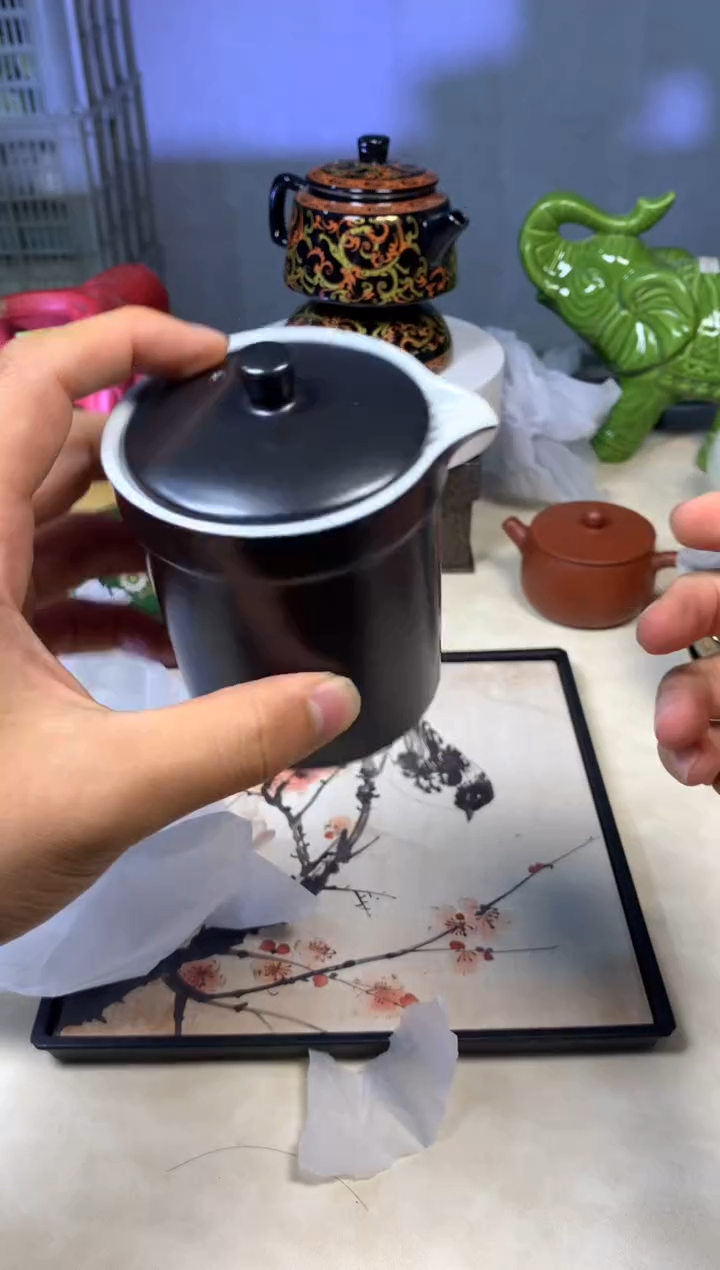 茶壶、盖碗、主人杯、客杯（轻轻微瑕介意勿拍