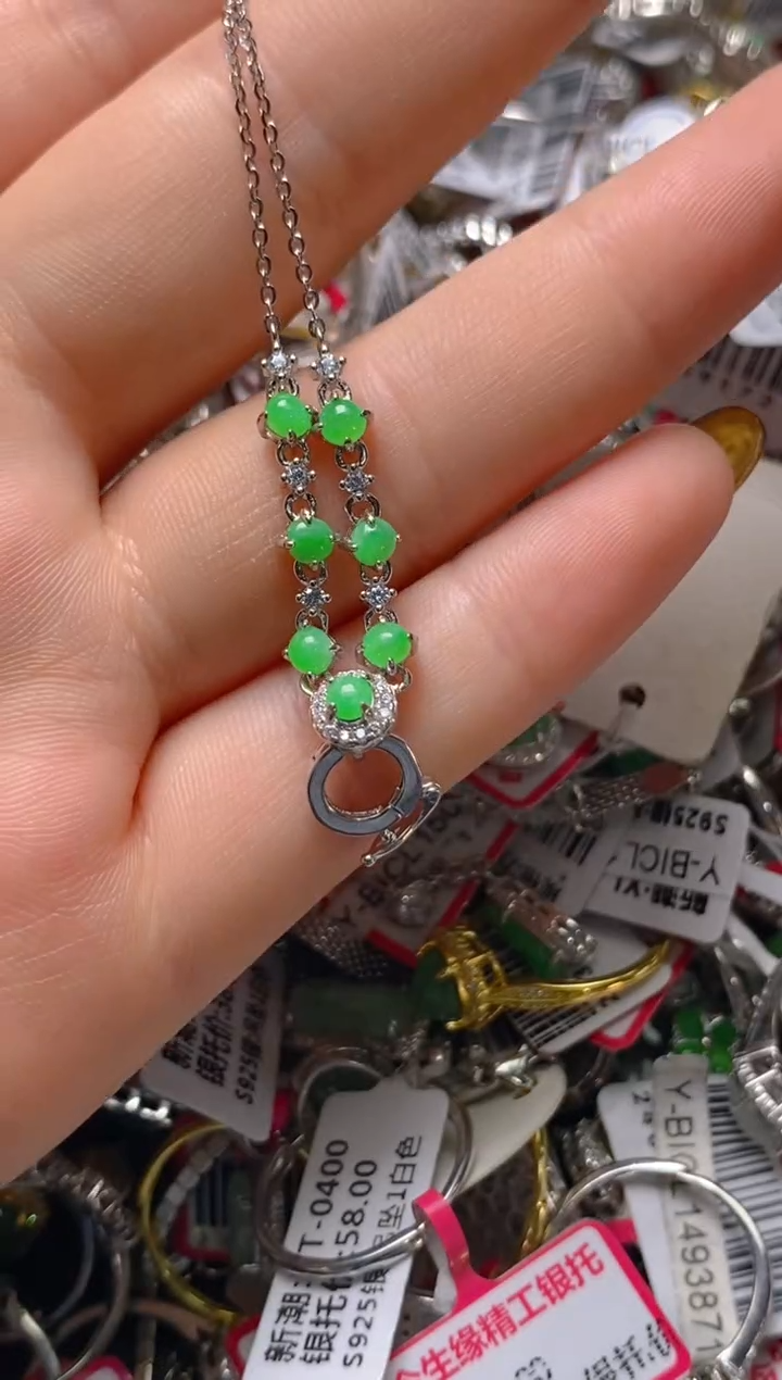 银S925镶嵌戒指翡翠百内无证书