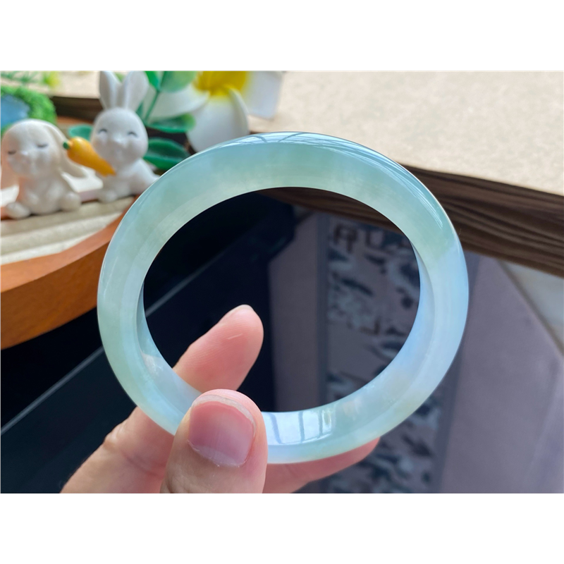 天然翡翠10.03批冰绿果冻镯8857号58.4-11.9-8.2 清天然翡翠手镯