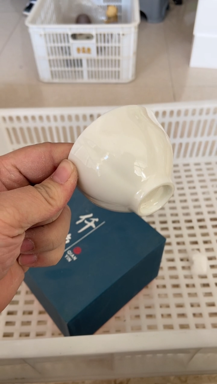 杯无运费险有瑕疵的摄影的产品有使用过的痕迹有点脏介意勿拍杯