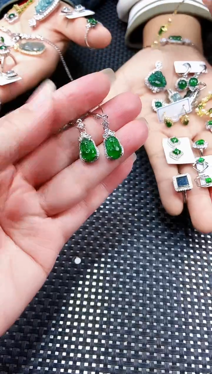 【闪购商品】翡翠耳饰未镶嵌111111111