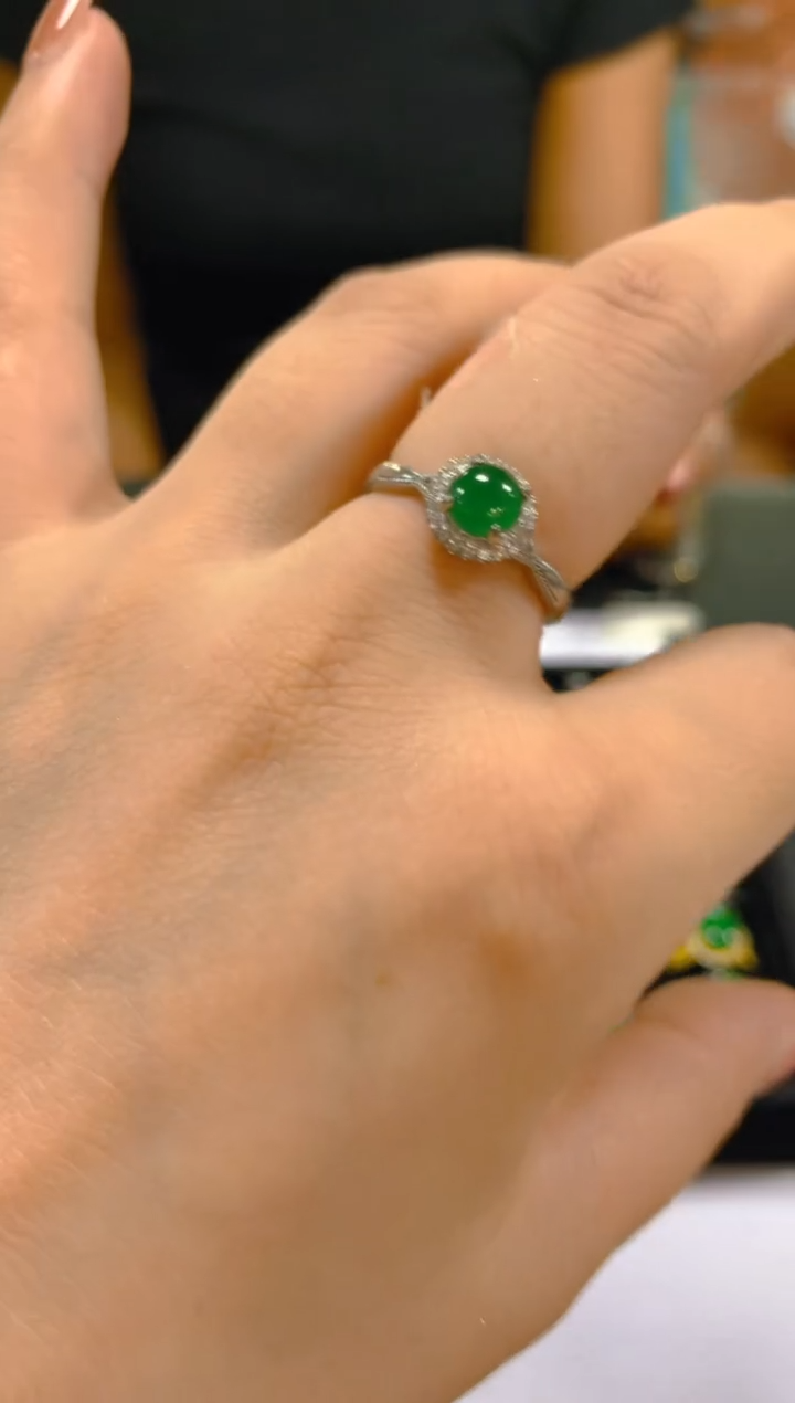 翡翠戒指未镶嵌多样性发一