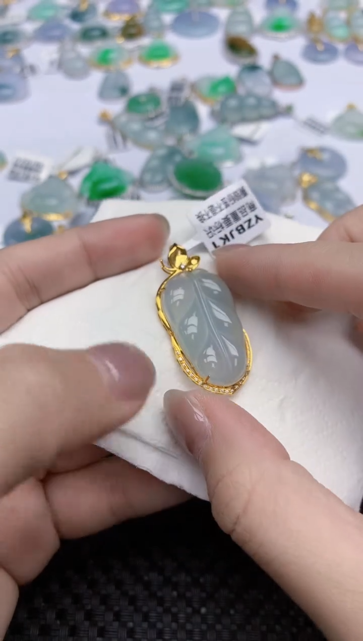 【闪购商品】翡翠颈饰18K金镶嵌天然翡翠A货