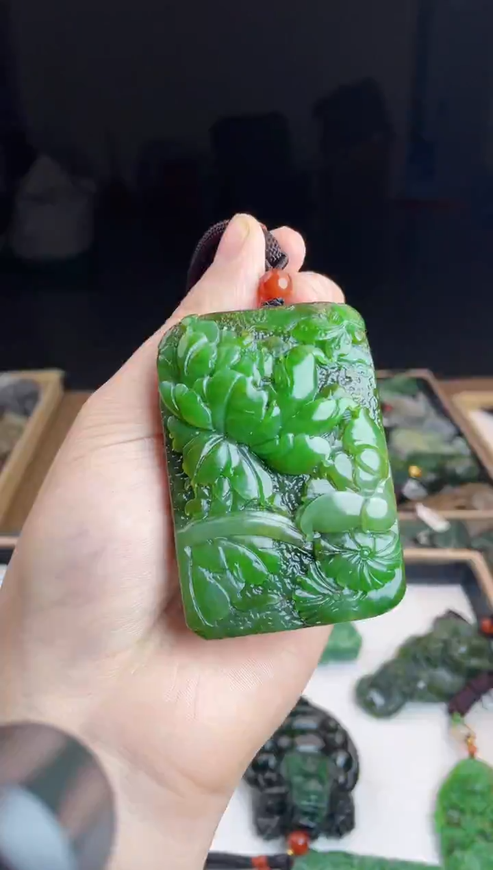 颈饰未镶嵌和田玉1