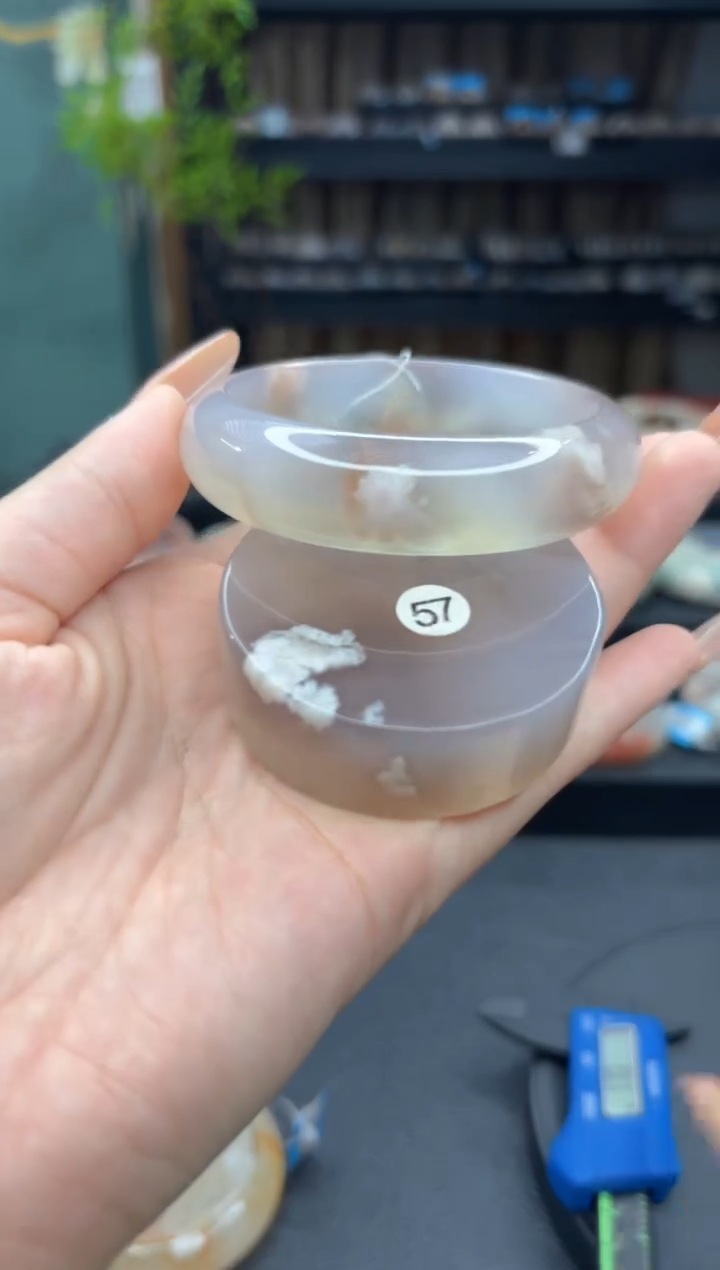 【闪购商品】石英质玉手镯未镶嵌196（57圈赠送镯心）