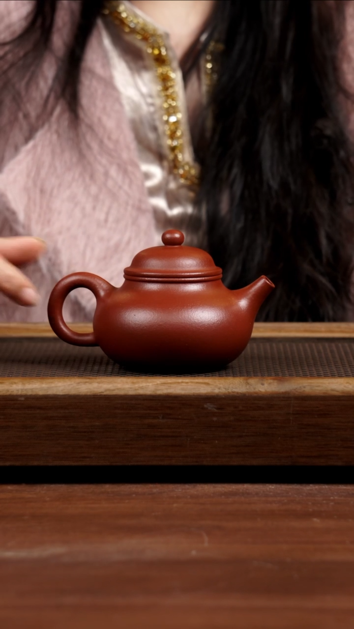 【闪购商品】紫砂茶壶红沉香容天250CC