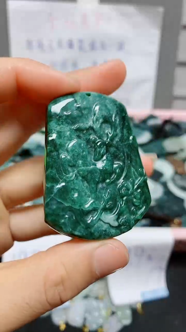 【闪购商品】翡翠颈饰未镶嵌天然翡翠A货