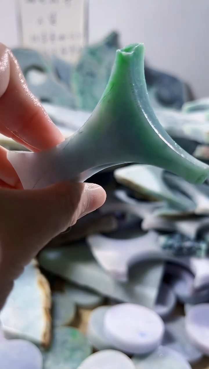 翡翠裸石缅甸翡翠A货柠3865