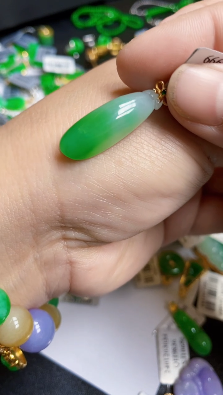 【闪购商品】翡翠颈饰未镶嵌吊坠