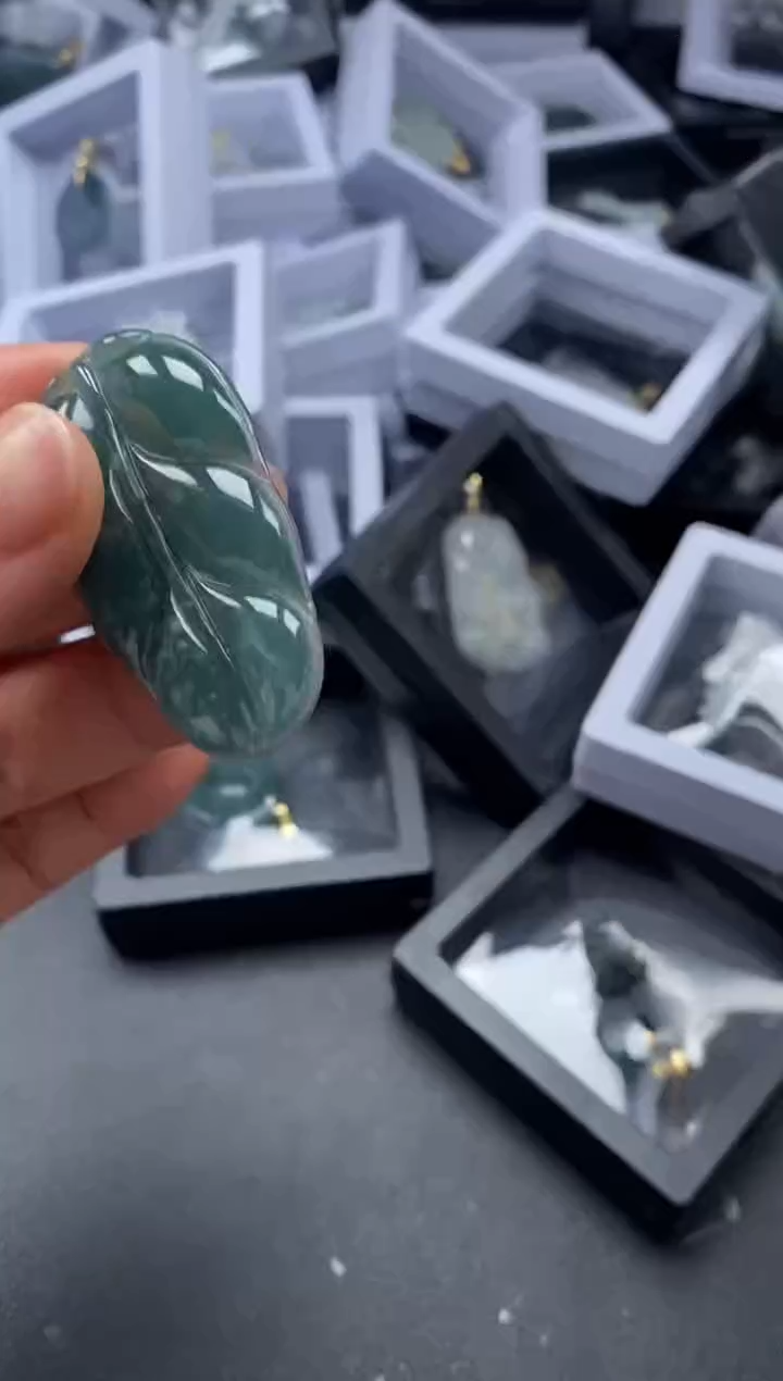 吊坠(不含链)未镶嵌翡翠3380