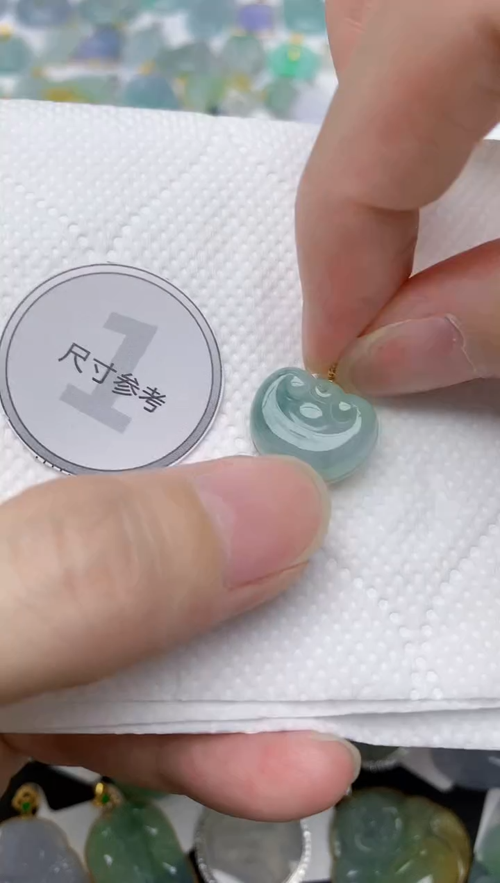 翡翠18K金镶嵌颈饰天然A货翡翠
