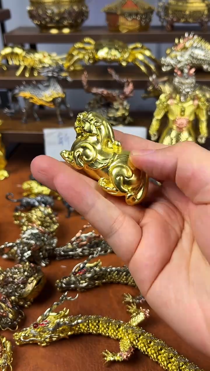 金色黄铜圆貔貅摆件