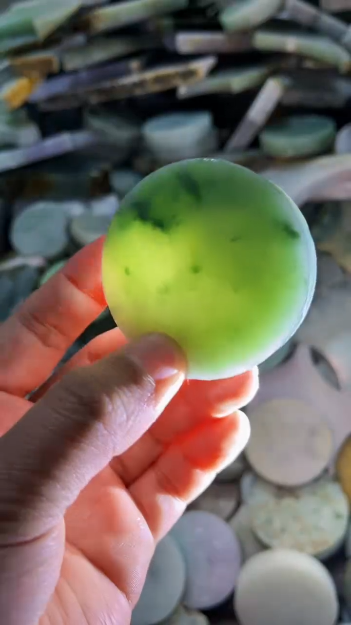 【闪购商品】翡翠挂件未镶嵌A货康壹811