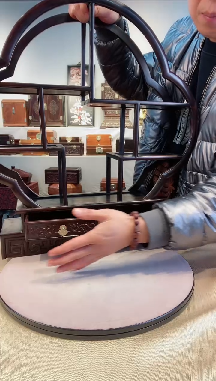 【闪购商品】红酸枝木类木雕红酸枝双抽梅花博古架