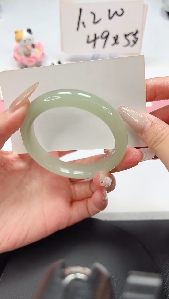 【闪购商品】石英质玉手镯未镶嵌A226-56.1