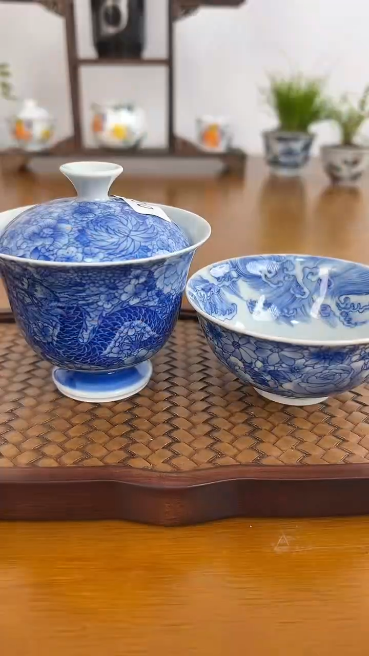 照夜白青花穿花龙纹套组