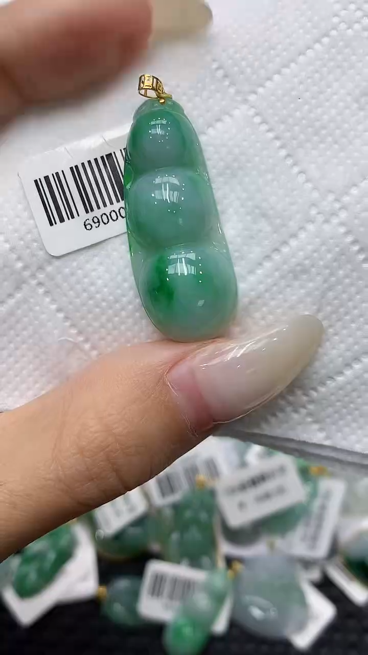 颈饰18K金镶嵌翡翠11111111111